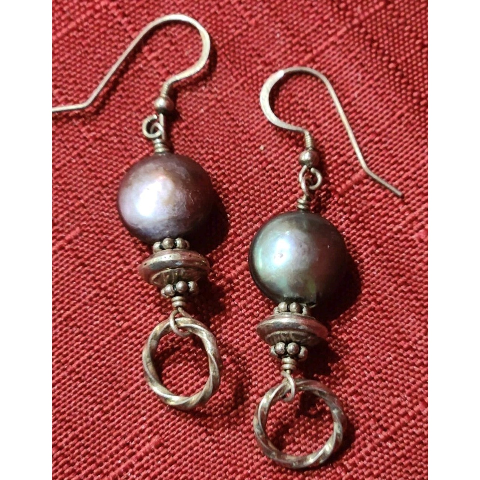 Black Pearl Dangle Earrings Silver Tone 10$